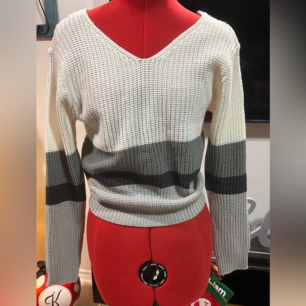 Women's V-Neck Striped Sweater - Gray and White